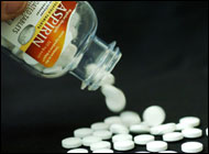 Aspirin saves lives of cancer patients suffering heart attacks